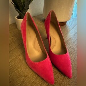 Banana Republic Women’s Hot Pink Pump Suede-Like Finish